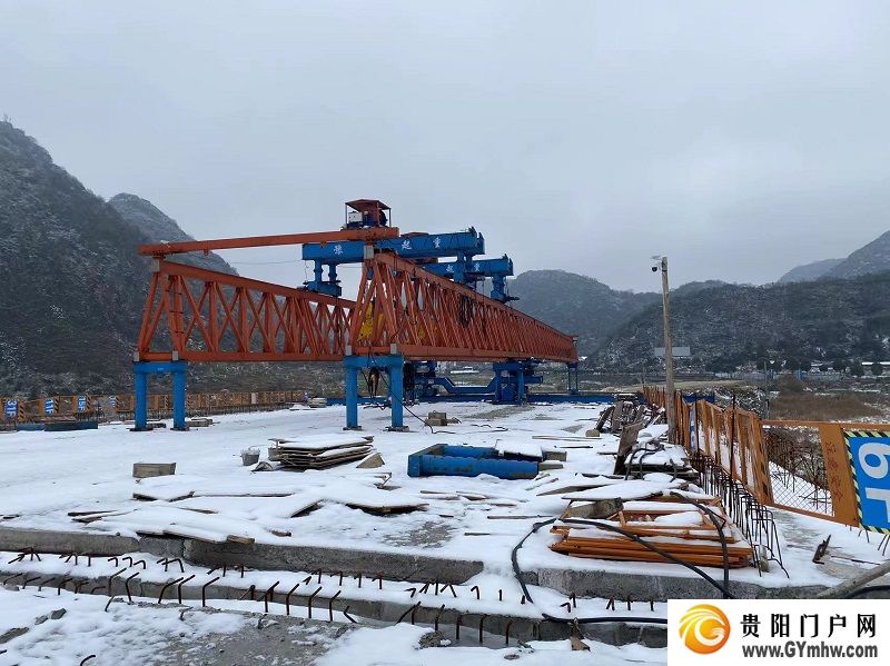 安顺市综合交通和区域经济发展中心现场调研西秀区沪昆铁路K2081、K2092 平改立项目推进情况(图1)