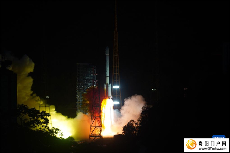 我国成功发射巴基斯坦多任务通信卫星(图2) 我国成功发射巴基斯坦多任务通信卫星(图2)