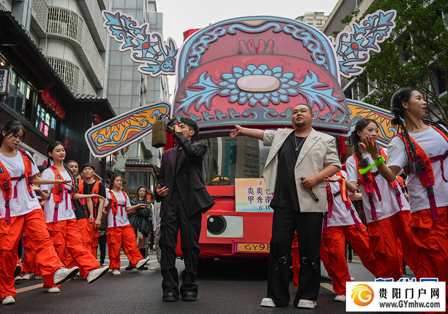 “爱乐巴士”“娱”你相遇(图3)