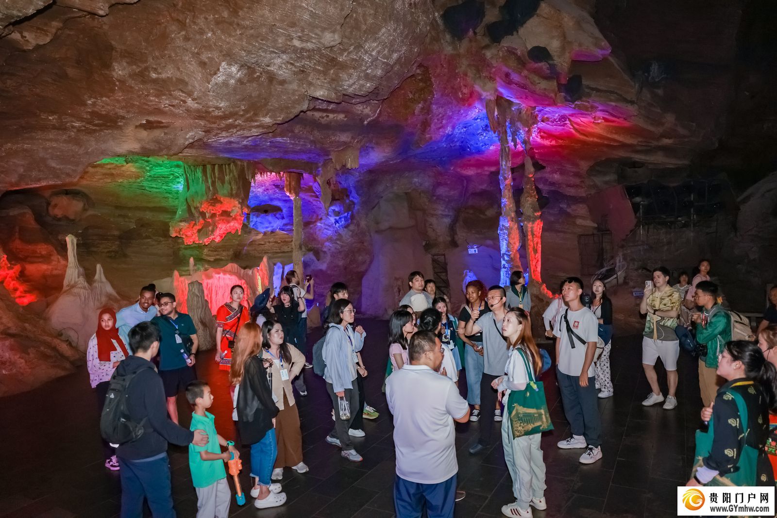 国际儒学联合会2024汉学青年学者研习营走进天河谭景区和贵阳市生态科普馆(图11) 国际儒学联合会2024汉学青年学者研习营走进天河谭景区和贵阳市生态科普馆(图11)