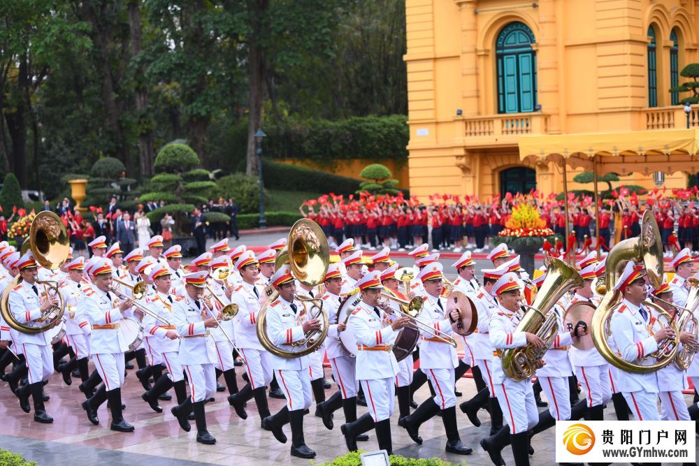习近平出席苏林举行的欢迎仪式(图2) 习近平出席苏林举行的欢迎仪式(图2)