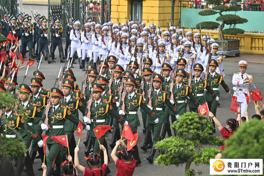 习近平出席苏林举行的欢迎仪式(图3) 习近平出席苏林举行的欢迎仪式(图3)