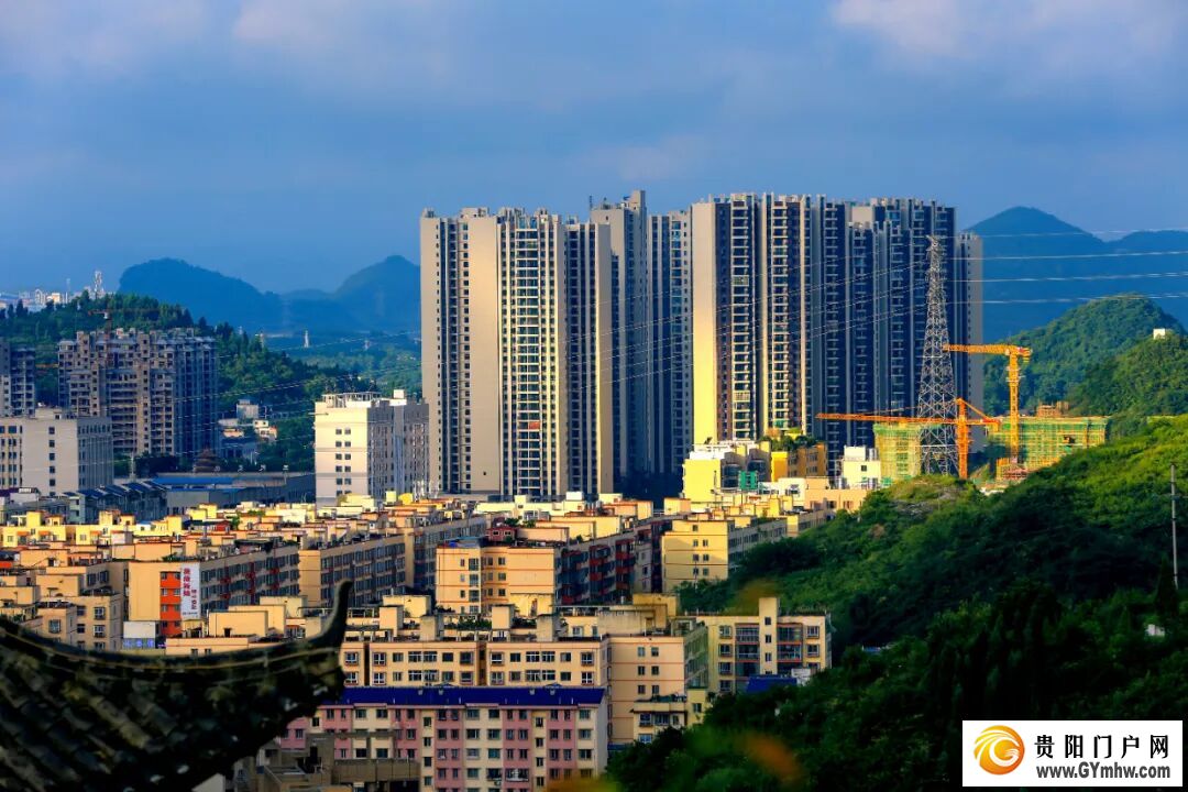 浓墨重彩写华章 奋楫争先势正扬——普定县“十四五”时期高质量发展综述(图1) 浓墨重彩写华章 奋楫争先势正扬——普定县“十四五”时期高质量发展综述(图1)